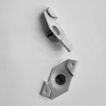 Cascade - accessory kit to enable 1 x screen to attach to suspended ceiling grid